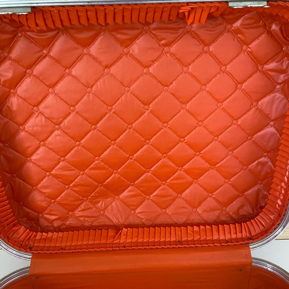 Vintage Retro Mod Orange Vinyl Suitcase Mid Century Travel Luggage 60s 70s Vibe - Picture 6 of 15
